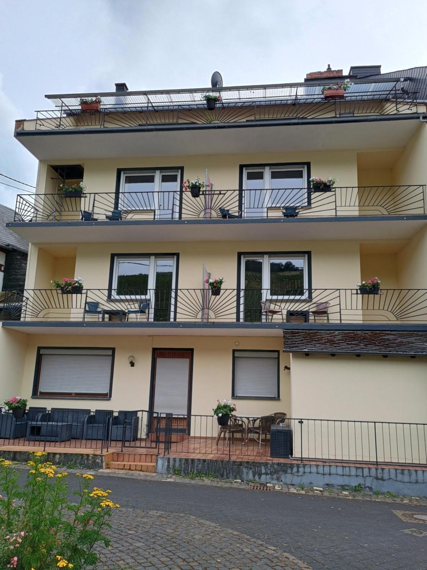 Gasthof Zur Grafschaft Veldenz Bagian luar foto