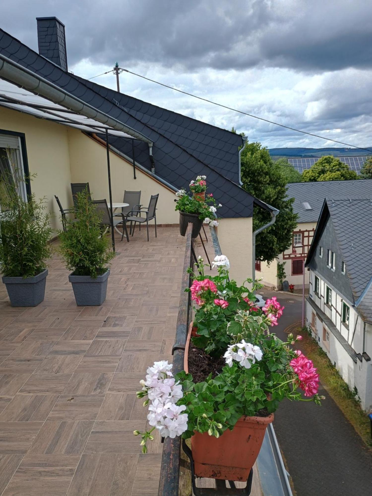 Gasthof Zur Grafschaft Veldenz Bagian luar foto