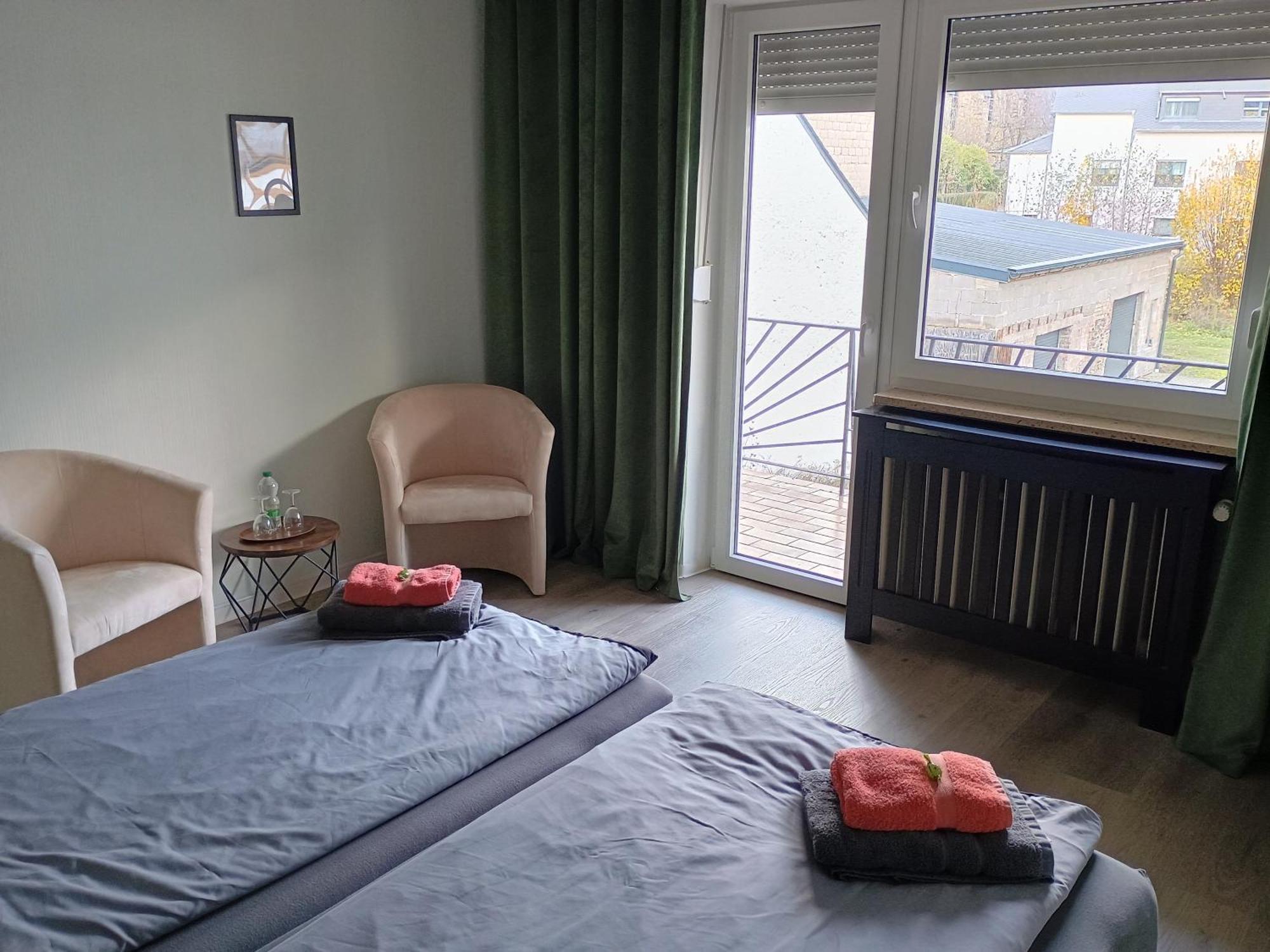 Gasthof Zur Grafschaft Veldenz Bagian luar foto