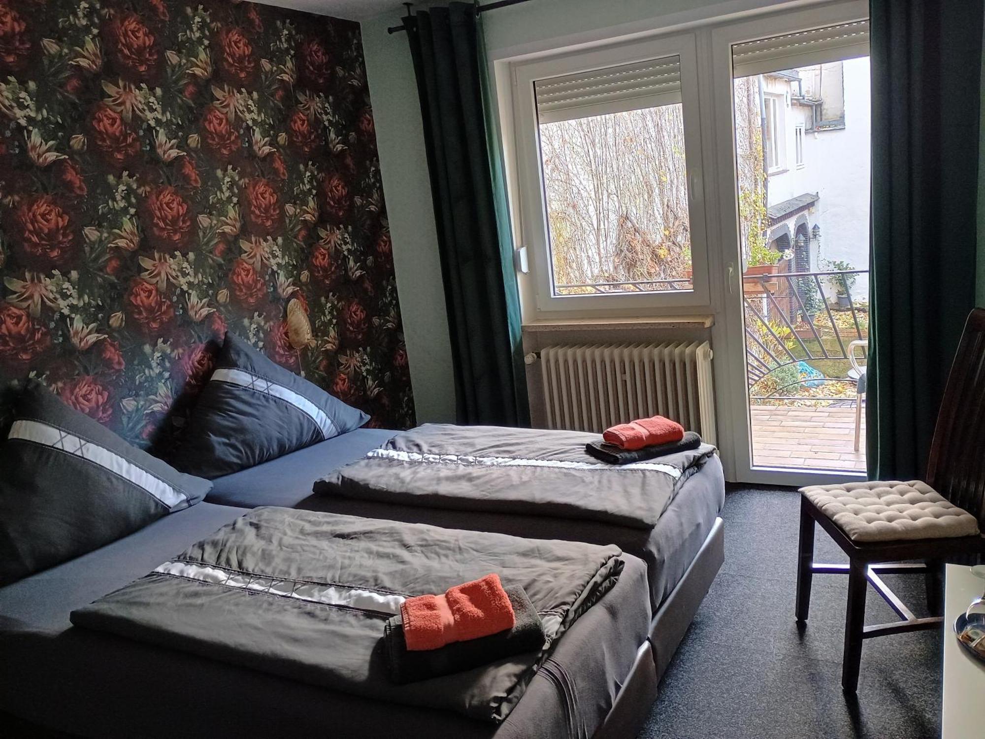 Gasthof Zur Grafschaft Veldenz Bagian luar foto