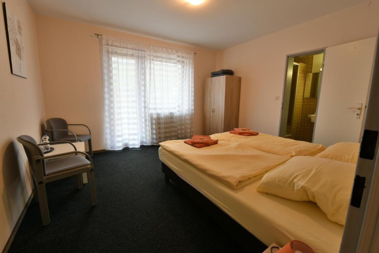 Gasthof Zur Grafschaft Veldenz Bagian luar foto