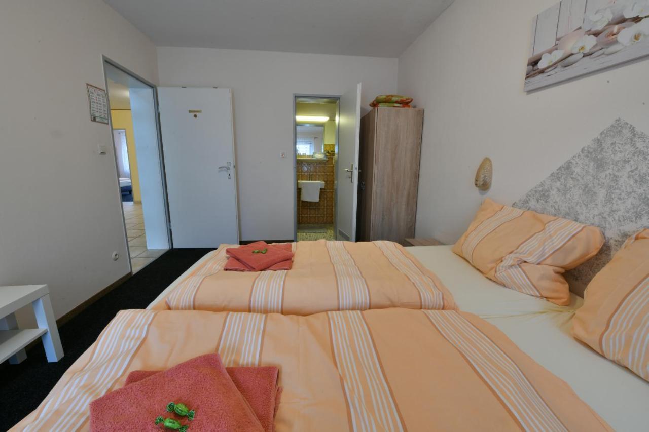 Gasthof Zur Grafschaft Veldenz Bagian luar foto